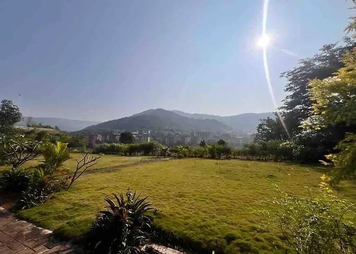 Endora Homestay - A Fully Equipped Lake-Facing 3Bhk