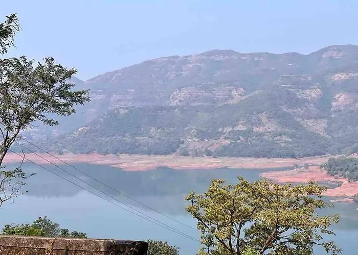 Endora Homestay - A Fully Equipped Lake-Facing 3Bhk
