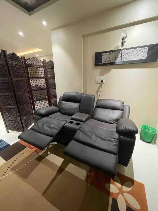 Endora - A Fully Equipped Lake-facing 3bhk