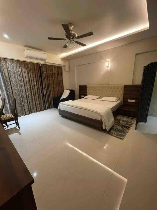 Endora - A Fully Equipped Lake-facing 3bhk Holiday home